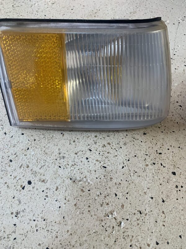 Lincoln Mark VII Parking Lights - Right Passenger