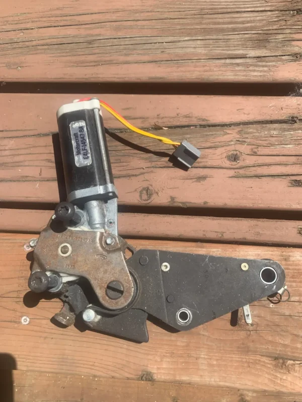 Lincoln Mark VII Seat Recliner Motor and Gear - Left- Driver
