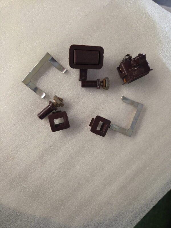 Lincoln Mark VII Visor Assembly clip set