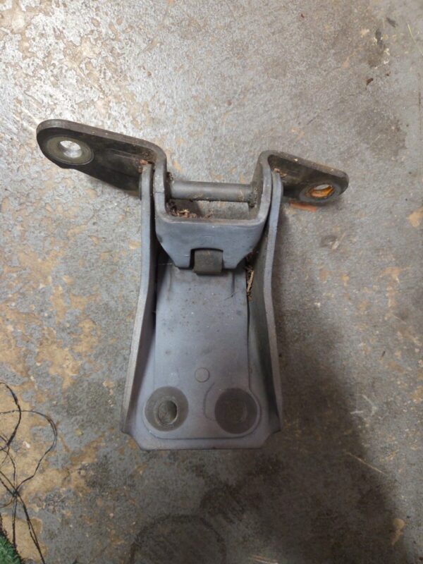 Lincoln Mark VII Door Hinge - Bottom Driver